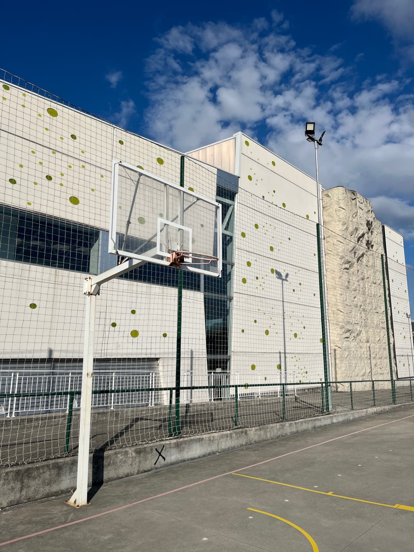 Foto principal de Canchas Quirós - Cancha de baloncesto en Rúa de Dona Cristina, O Raviso, España